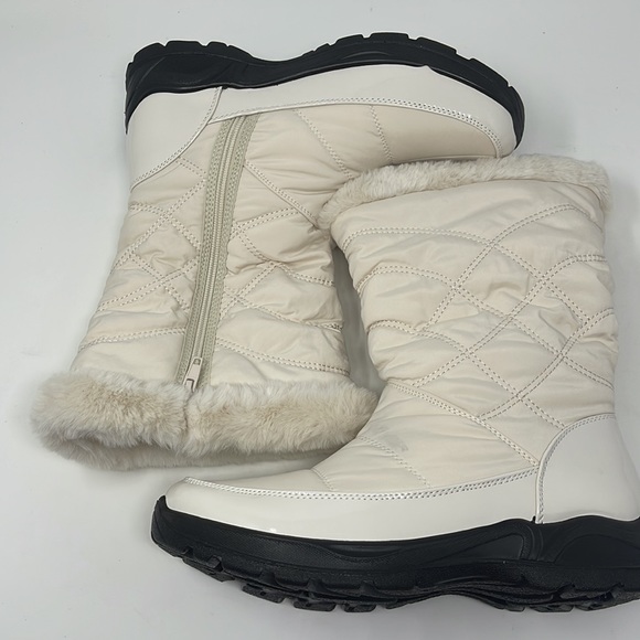 Easy Street Easy Dry Cuddle Waterproof Boots - Picture 8 of 16